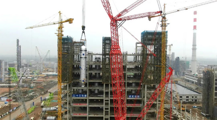 连轴转忙不停 SCC20000A履带吊接连完成三台气化装置大型设备吊装